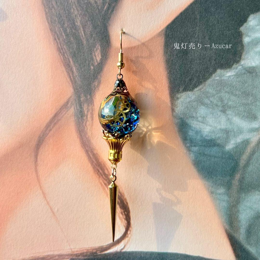 月と宇宙のアシンメトリーピアス 琉球ガラス 夜アクセ