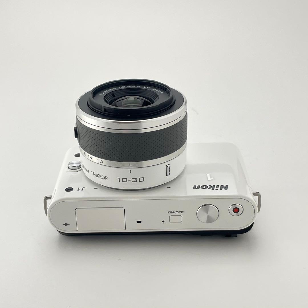 【極上美品・返品保証】Nikon1 J1ホワイト 標準ズームレンズキット