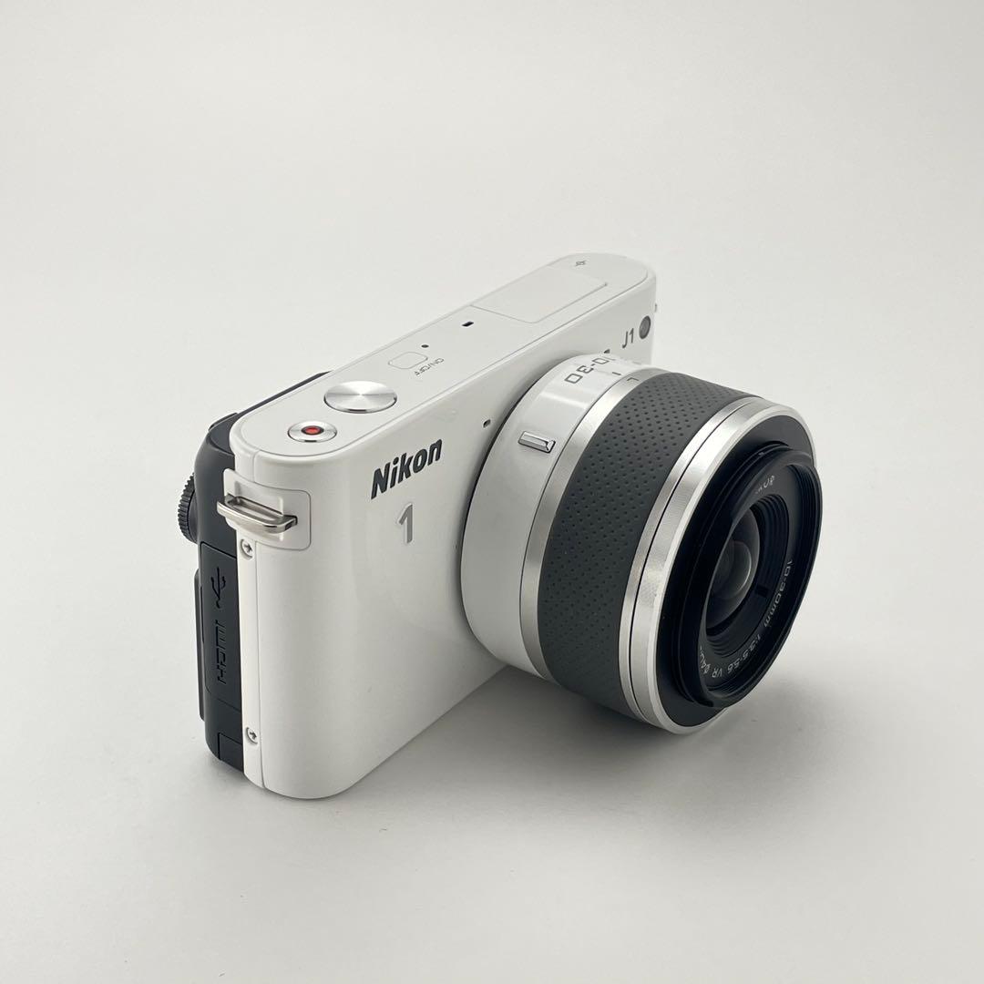 【極上美品・返品保証】Nikon1 J1ホワイト 標準ズームレンズキット