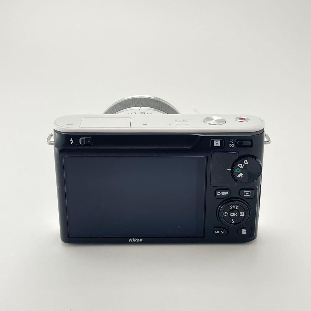 【極上美品・返品保証】Nikon1 J1ホワイト 標準ズームレンズキット