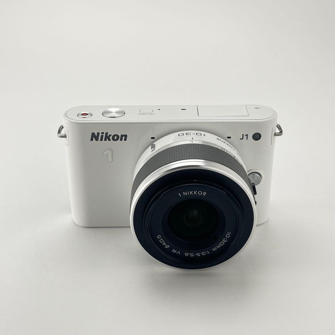 【極上美品・返品保証】Nikon1 J1ホワイト 標準ズームレンズキット