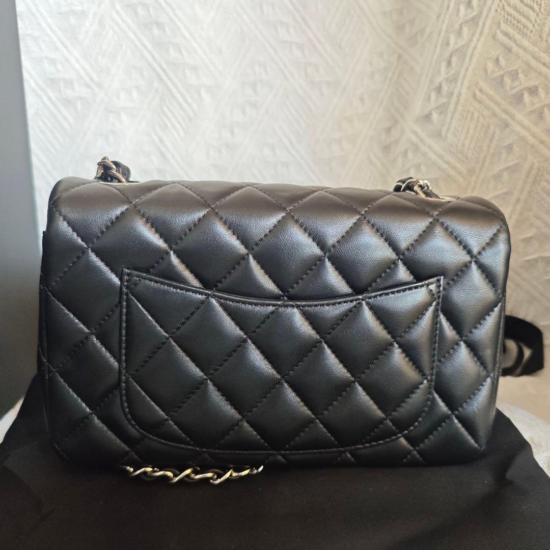 ブラック キルティング ショルダーバッグ