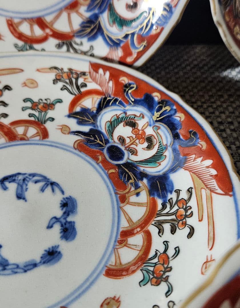 江戸時代末期～明治時代　古伊万里　錦手　花意匠に御所車の図　16.0cm皿　5客