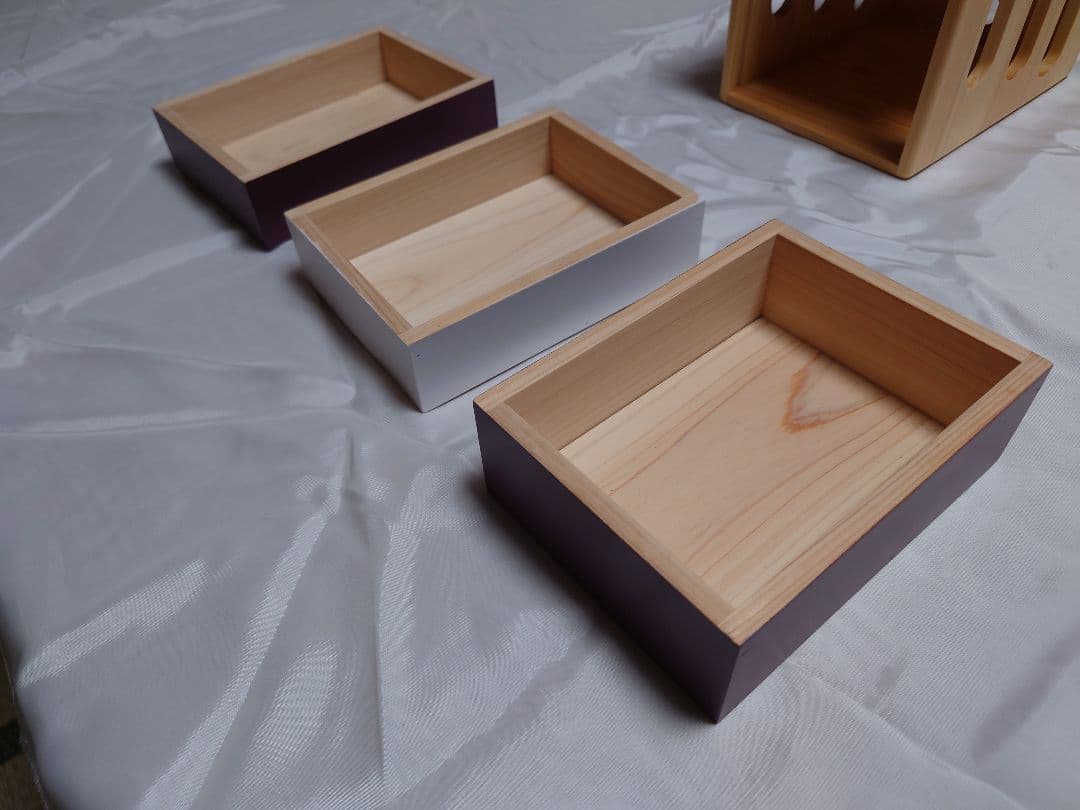 干支の押絵が付いた 伝統的遊山箱