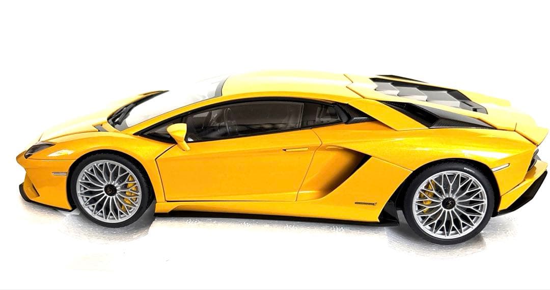 オートアート ランボルギーニ アベンタドールS 1/18