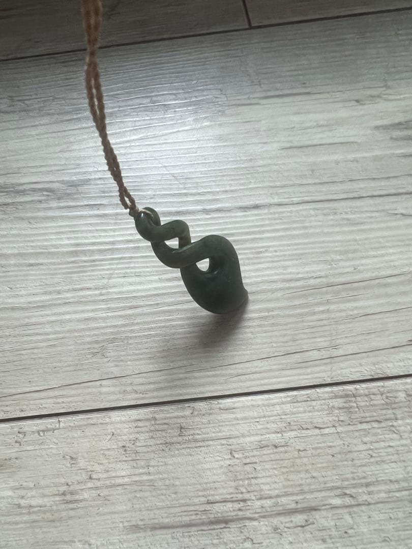 ピコルア スパイラル グリーンジェイド翡翠ペンダント pikoruaマオリ族NZ