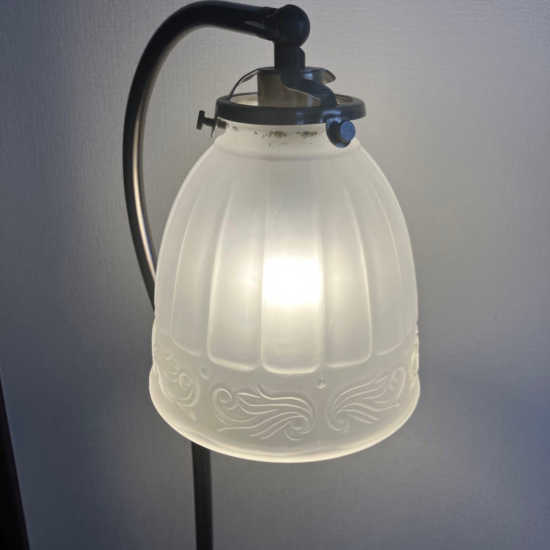 イケダ照明のアンティーク調フロアスタンドライト 間接照明すりガラス装飾大型