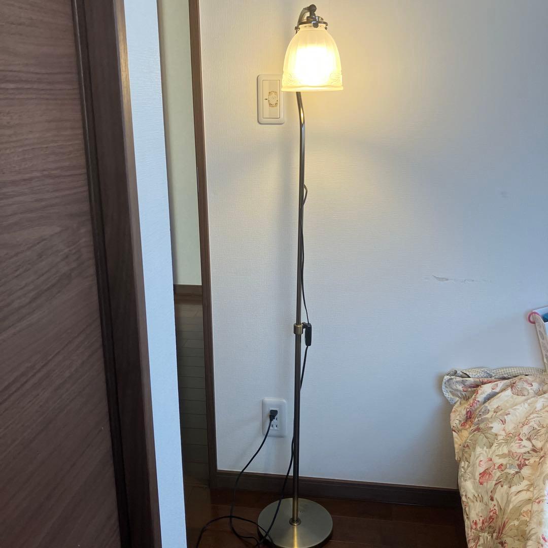 イケダ照明のアンティーク調フロアスタンドライト 間接照明すりガラス装飾大型