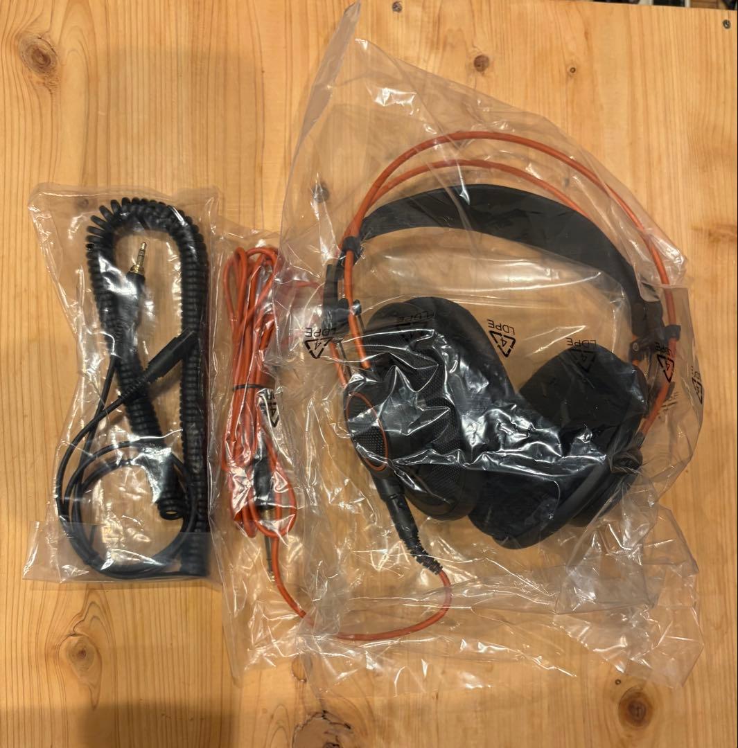 ［AKG（アーカーゲー）］k712 pro-y3