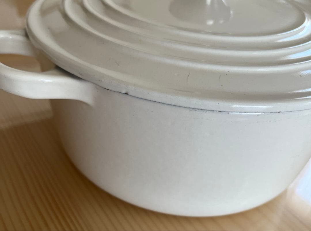 LE CREUSET ル・クルーゼ鍋　白　22センチ