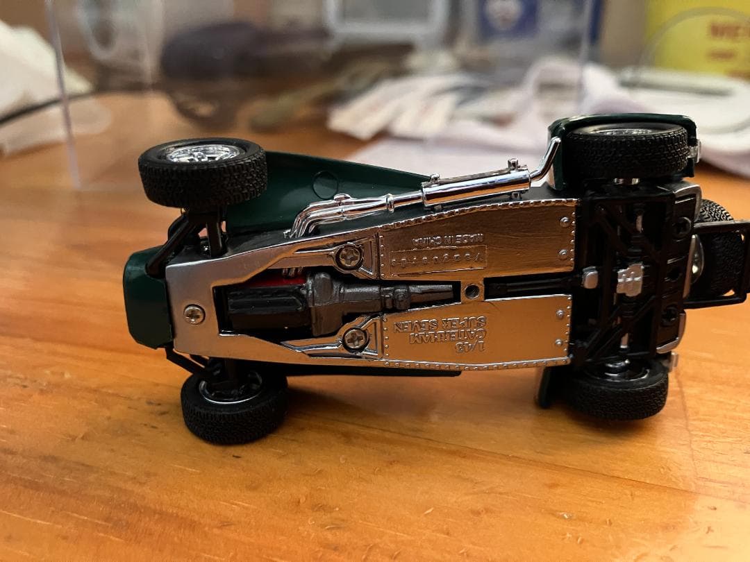 ミニカー Vanguards Gold Caterham Super Seven 1/43