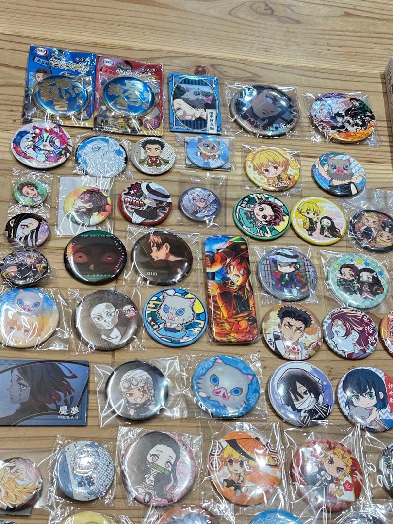 鬼滅の刃　缶バッジ　グッズ　大量　まとめ売り　65