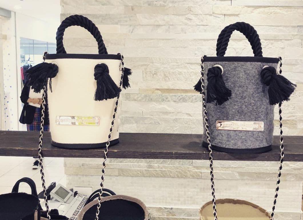 新品　MOUNTAIN　DA CHERRY フェルトチェーンバッグ