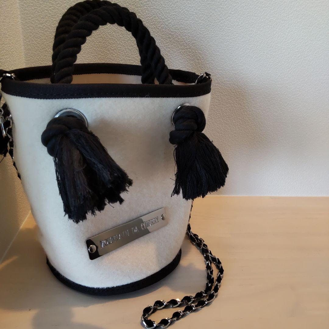 新品　MOUNTAIN　DA CHERRY フェルトチェーンバッグ