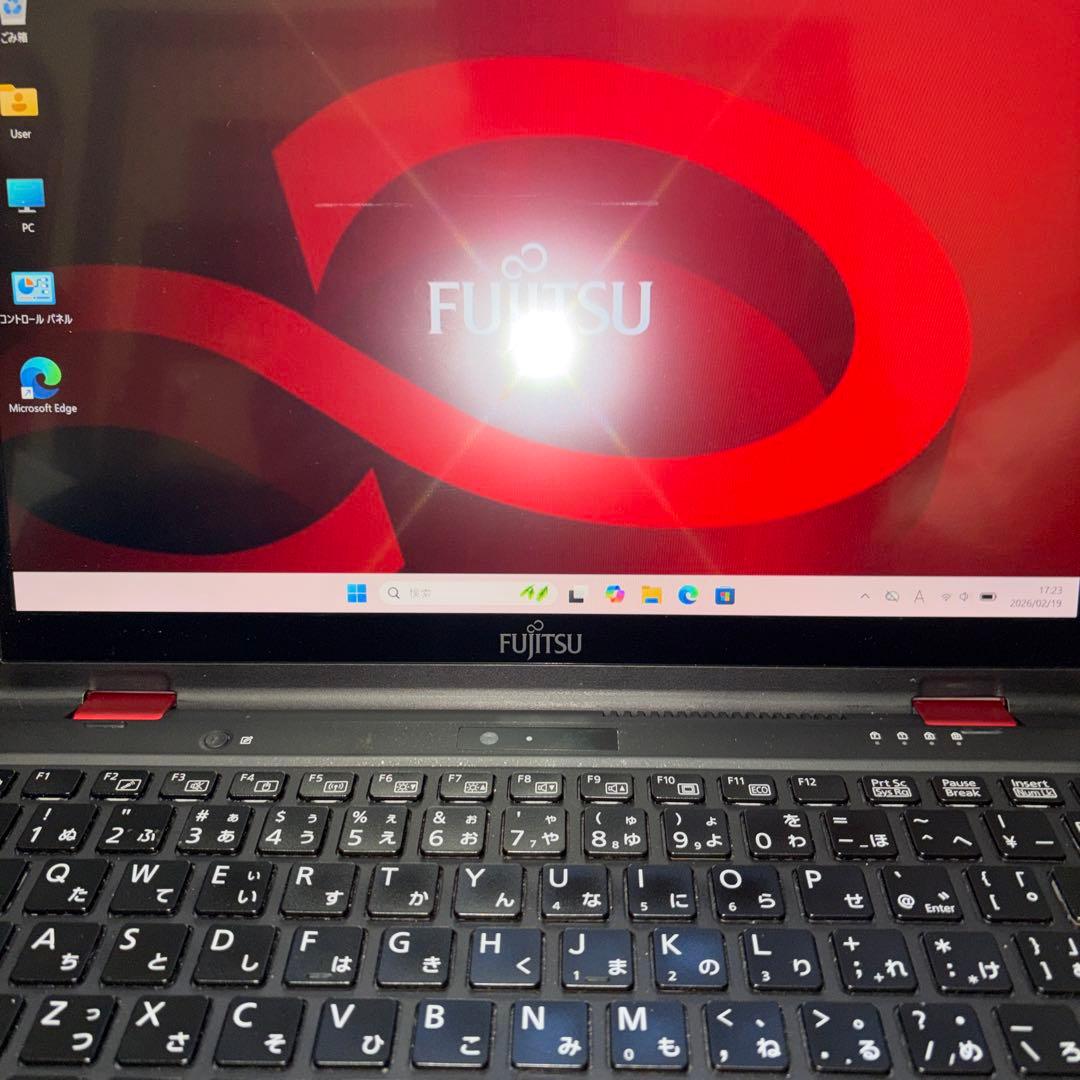 Fujitsu ノートPC Core i7-10610U 16GB