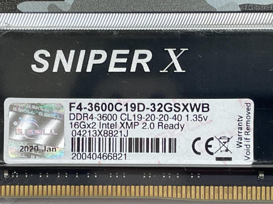 「未使用品」　DDR4 32GB メモリF4-3600C19D-32GSXWB