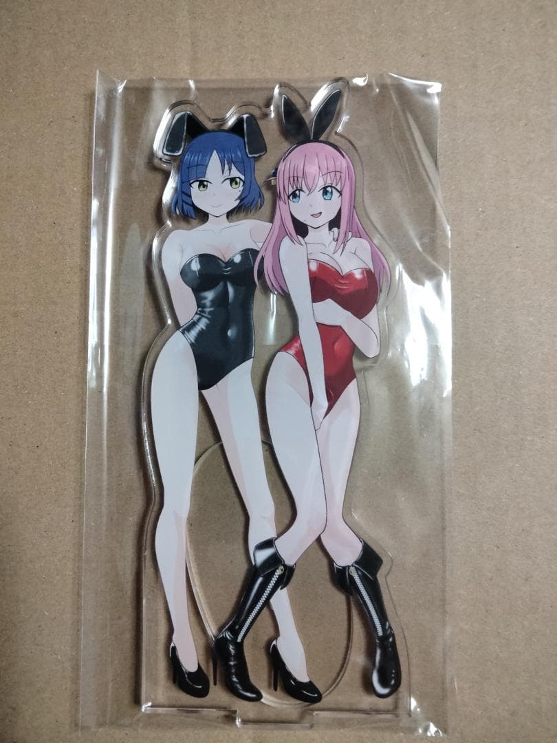 ぼっちとリョウWバニー脚魅せアクスタ