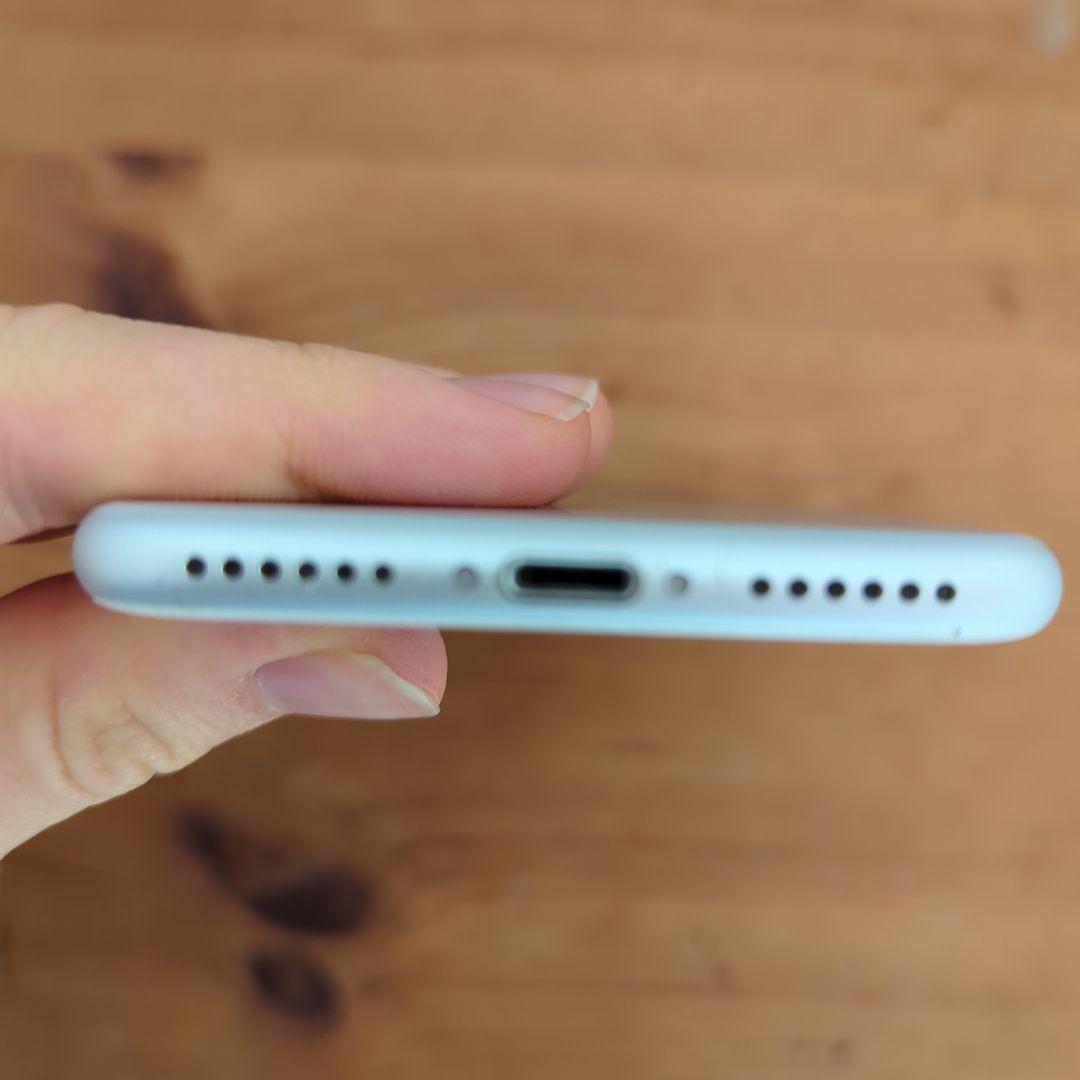 iPhone7 32GB SIMフリー シルバー 本体 A1779 Apple