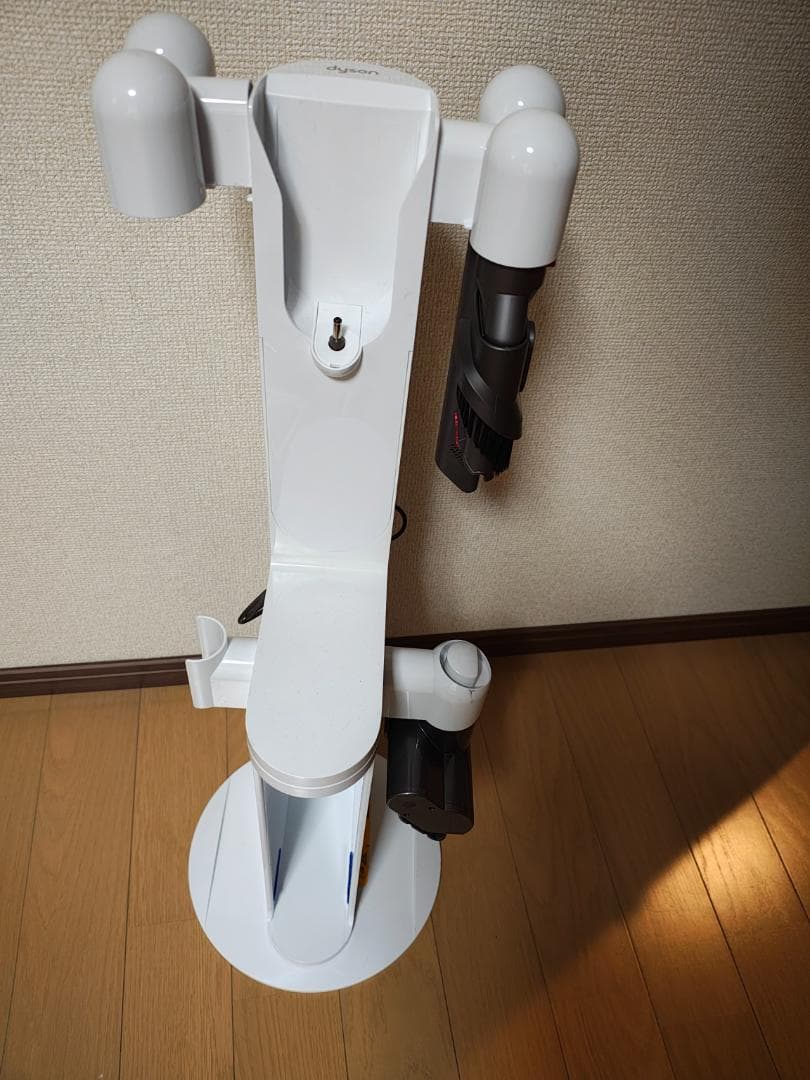 ダイソン★掃除機★V10★ＳV12★純正バッテリー新品と大差なし★スタンド付き