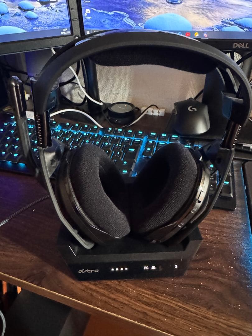 ASTRO A50 ワイヤレス ゲーミングヘッドセット