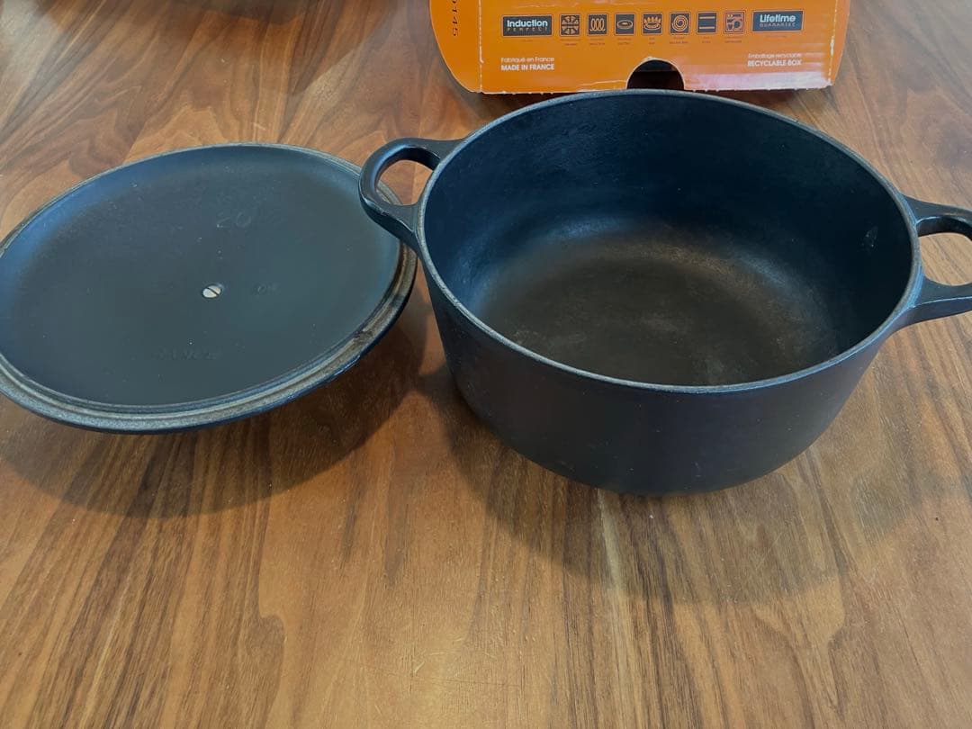 LE CREUSET 両手鍋20 黒