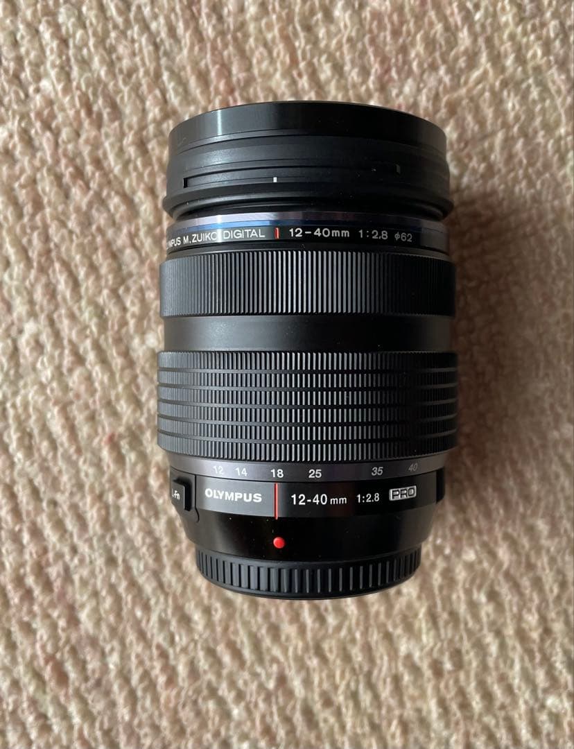 OLYMPUS M.ZUIKO 12-40mm f/2.8 PRO フィルタ付き
