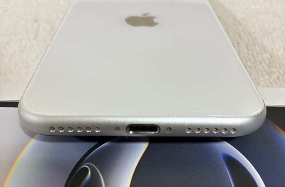 iPhoneSE2 128GB ホワイト 美品