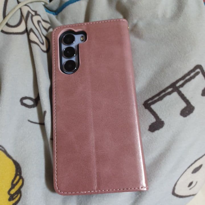 ピンク 手帳型スマホカバー 3レンズ対応