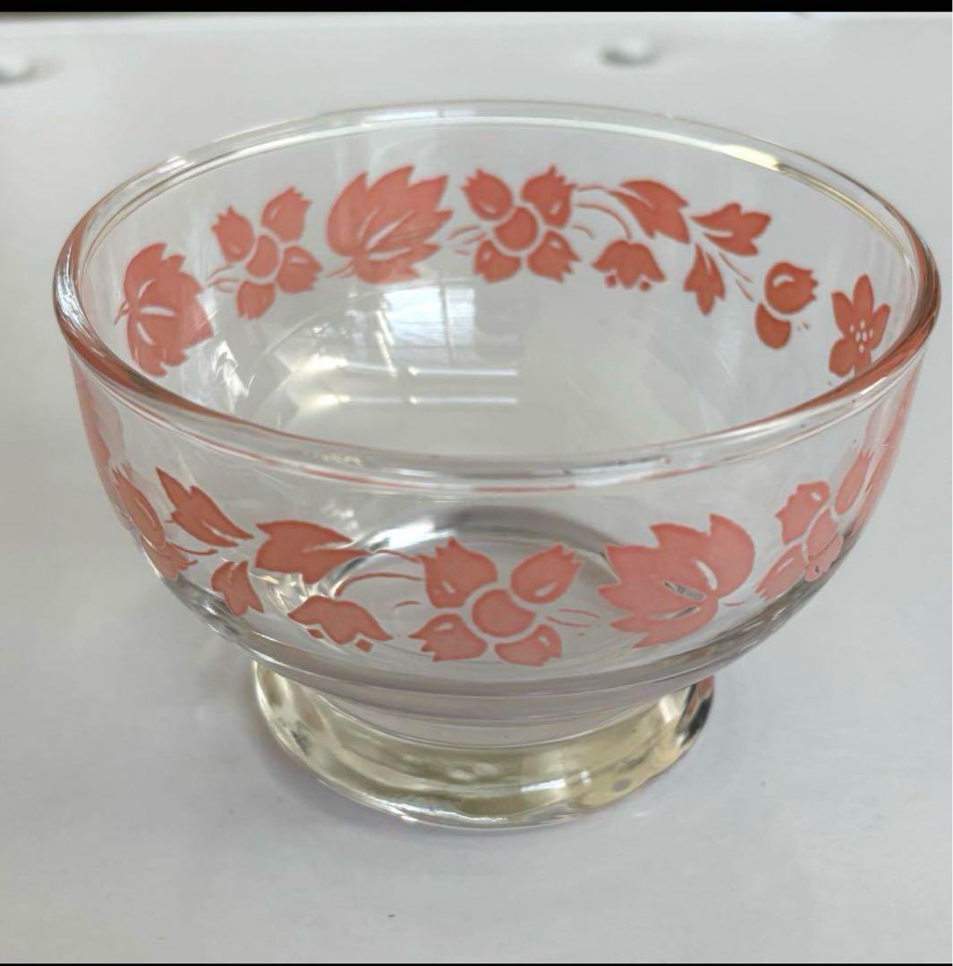 ヘーゼルアトラス　ピンクアイビー　デザートカップとプレートのセット