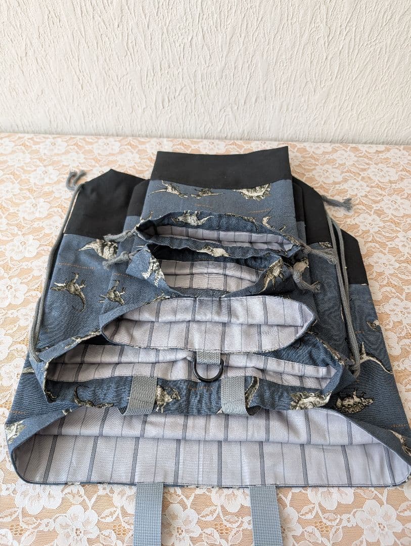 恐竜柄＆ブラック　入学入園セット6点、男の子レッスンバック☆上履き袋☆体操着袋