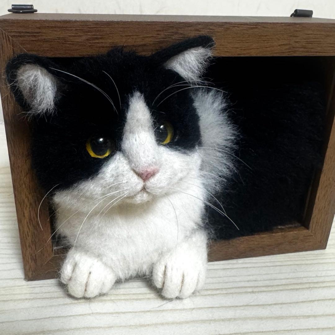 羊毛フェルト ハチワレ猫BOXフレーム