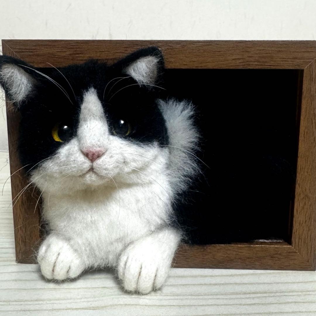 羊毛フェルト ハチワレ猫BOXフレーム