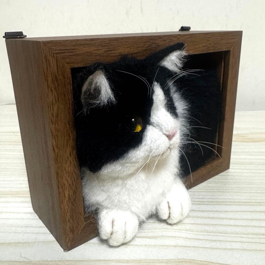 羊毛フェルト ハチワレ猫BOXフレーム