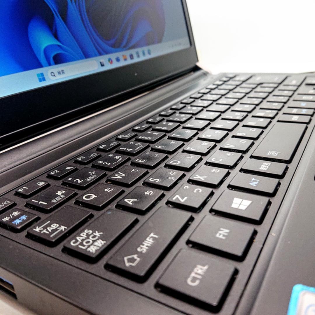 美品！Dynabook R73/B第6世代Corei5SSD512GB[366]