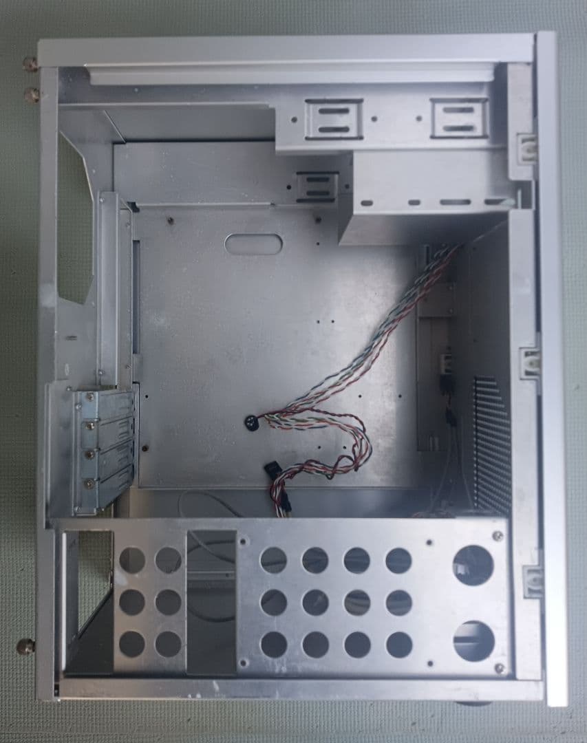 Abee AS Enclosure D1 ミニタワーPCケース アルミ シルバー