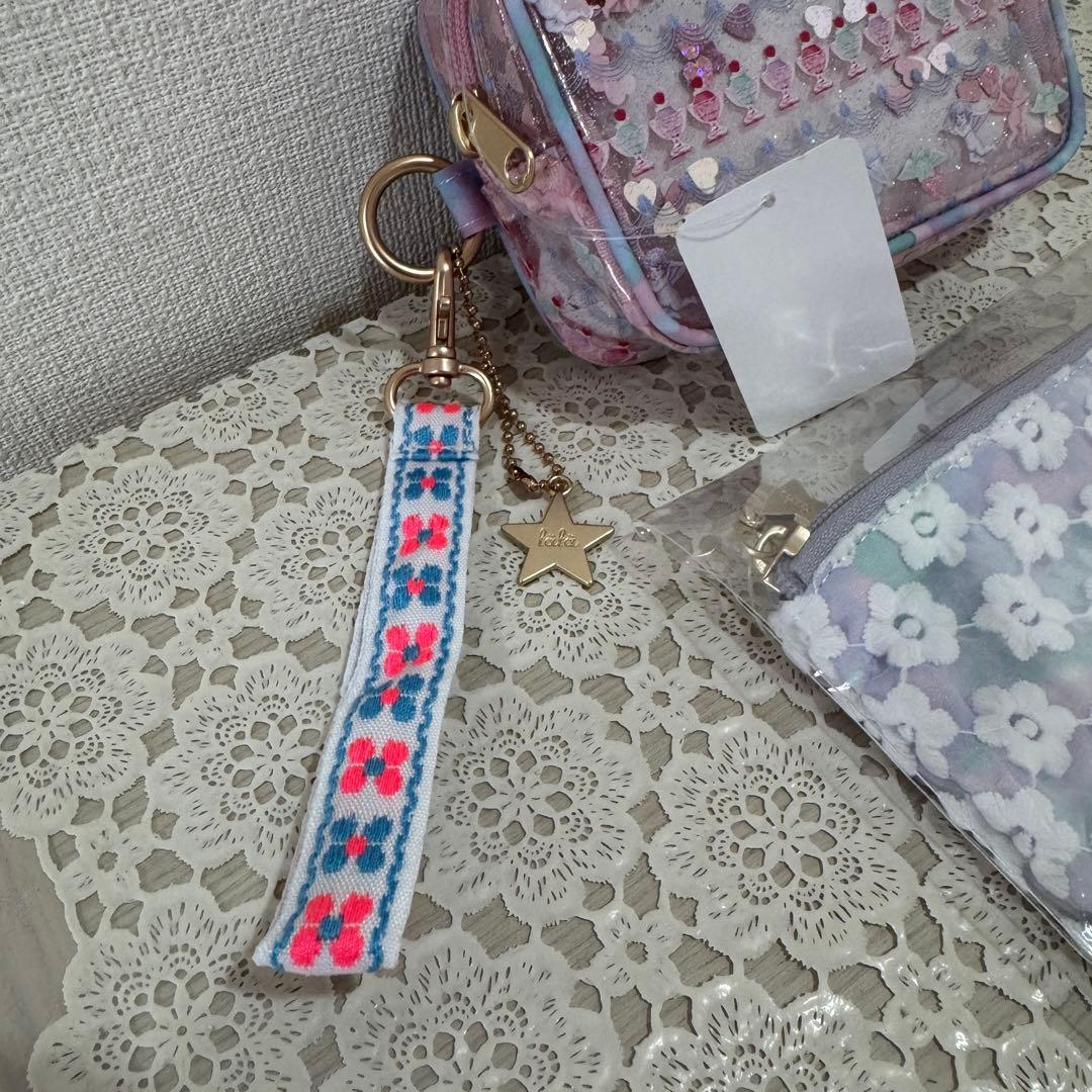 新品未使用fafa フィフィレースのクラッチポーチ収納刺繍小物入りクリアスクエア