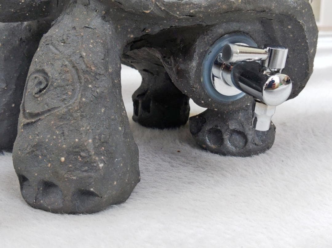 愛嬌のある陶器の亀の焼酎サーバー　ディスペンサー　陶器の置物　実用＆インテリアに