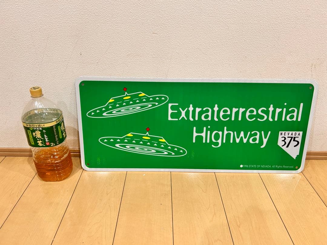 ネバダ州　高速道路　標識　看板　インテリア　アメカ　UFO USA 375