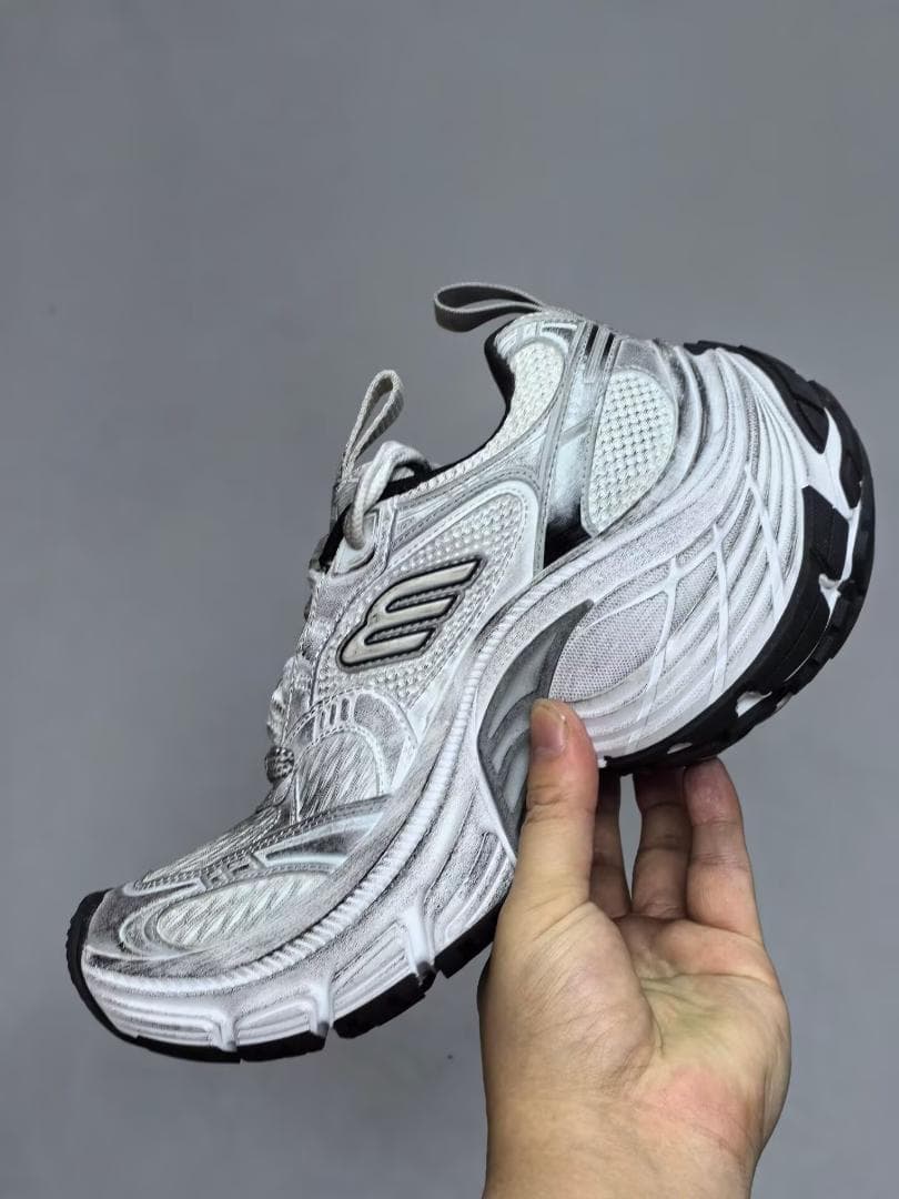 bàlénciagàスニーカー 42