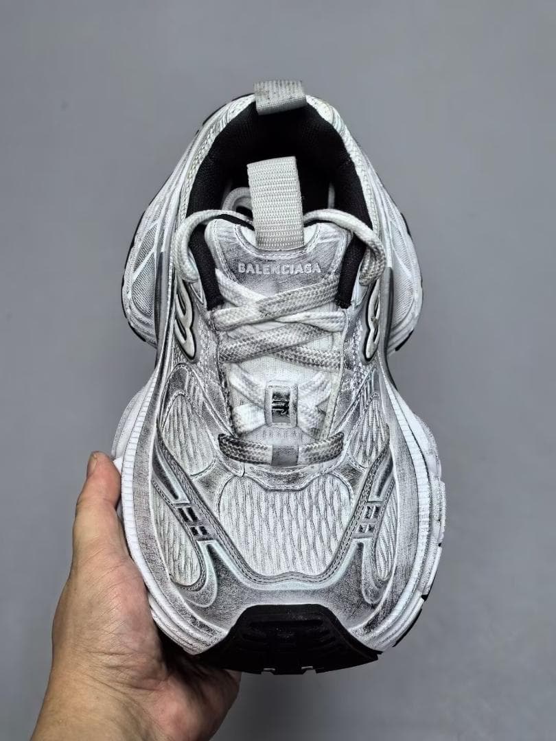 bàlénciagàスニーカー 42
