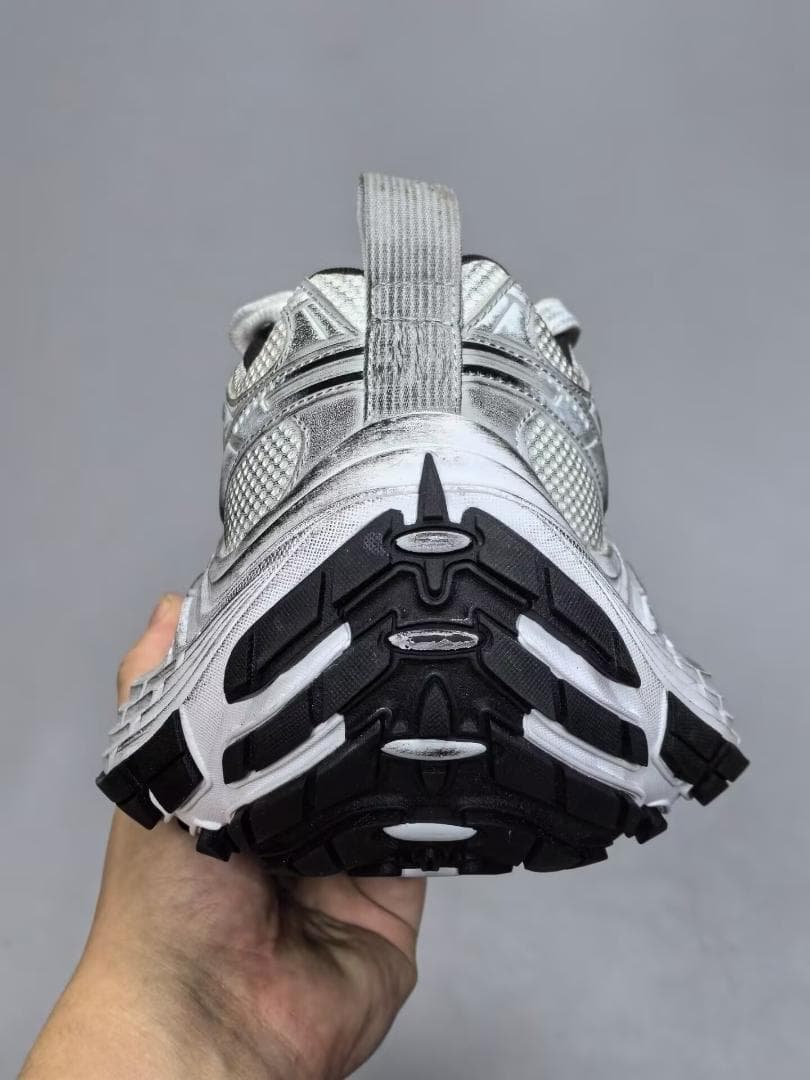 bàlénciagàスニーカー 42