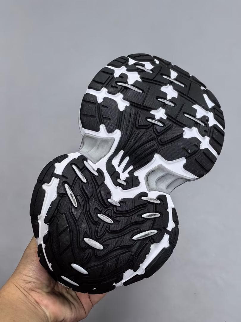 bàlénciagàスニーカー 42