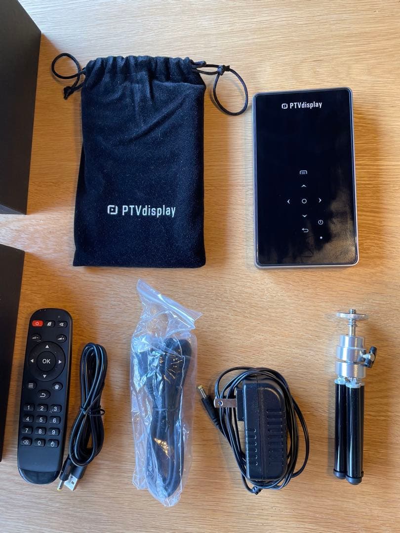 【美品】スマートミニプロジェクター　PTV DISPLAY P81