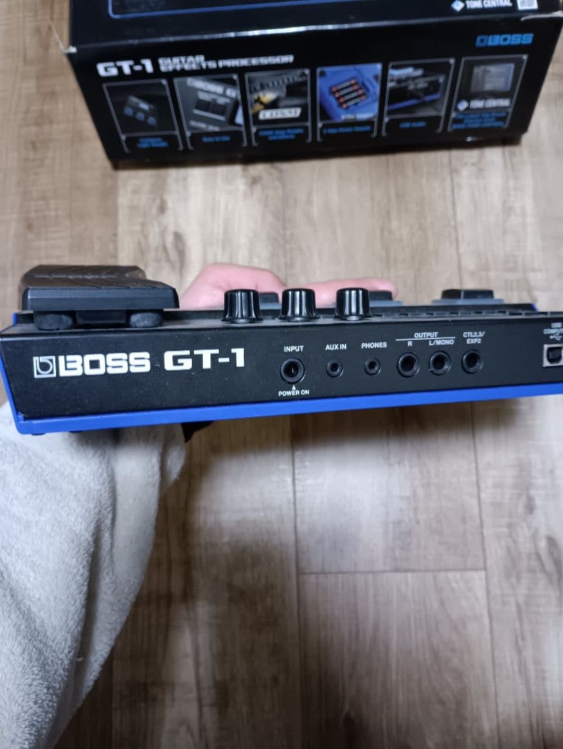 BOSS GT-1 ギターエフェクター　アダプタ付