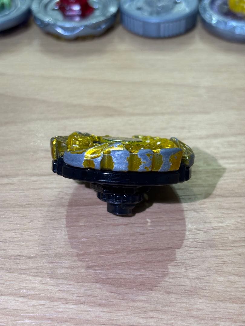 メタルファイトベイブレード まとめ売り ランチャー4個と余りパーツあり