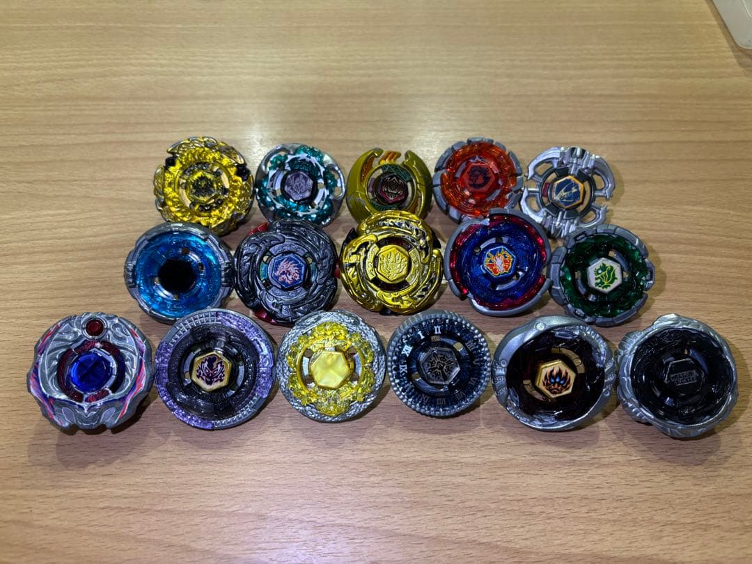 メタルファイトベイブレード まとめ売り ランチャー4個と余りパーツあり