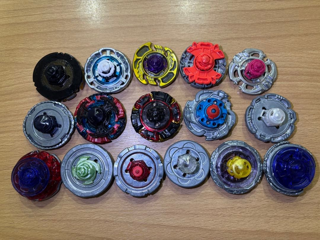 メタルファイトベイブレード まとめ売り ランチャー4個と余りパーツあり