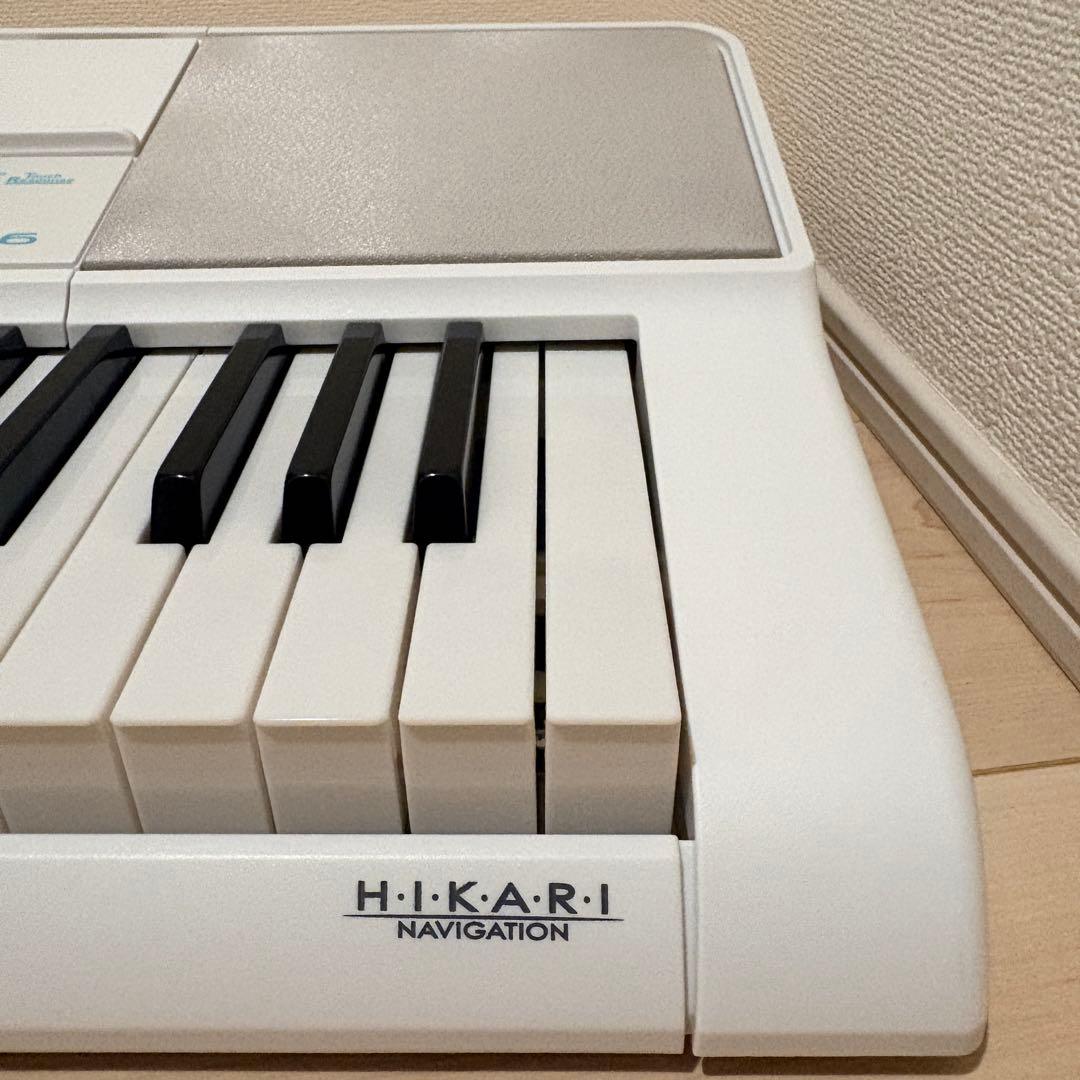 CASIO LK-516 ホワイト キーボード ピアノ