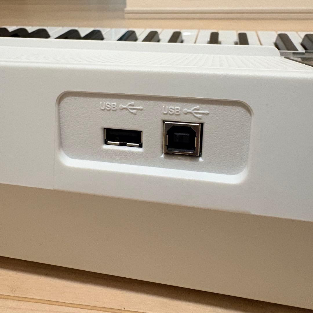 CASIO LK-516 ホワイト キーボード ピアノ