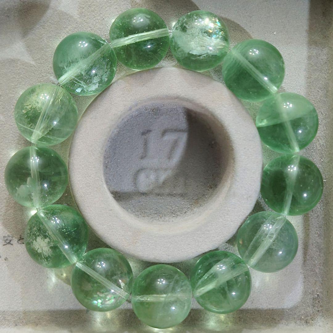 ★虹入りグリーンフローライト 17ミリ珠 ブレスレット(SA)